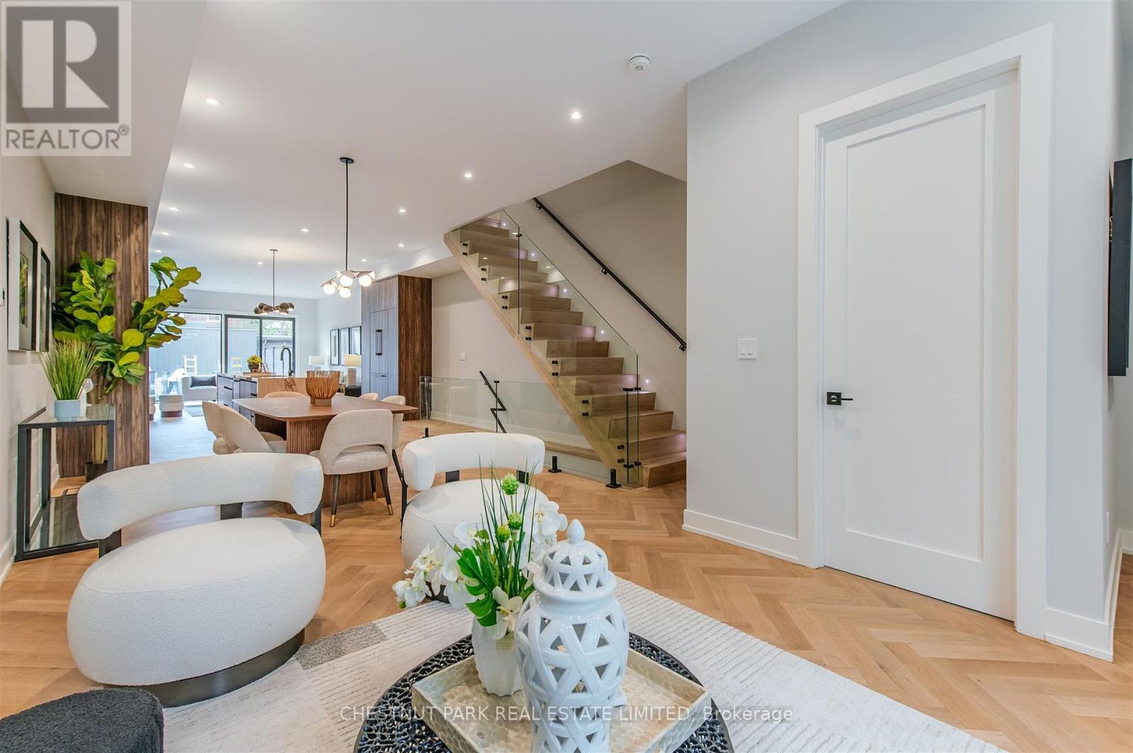 222a Pearson Avenue, Toronto, Ontario  M6R 1G7 - Photo 3 - W12722274