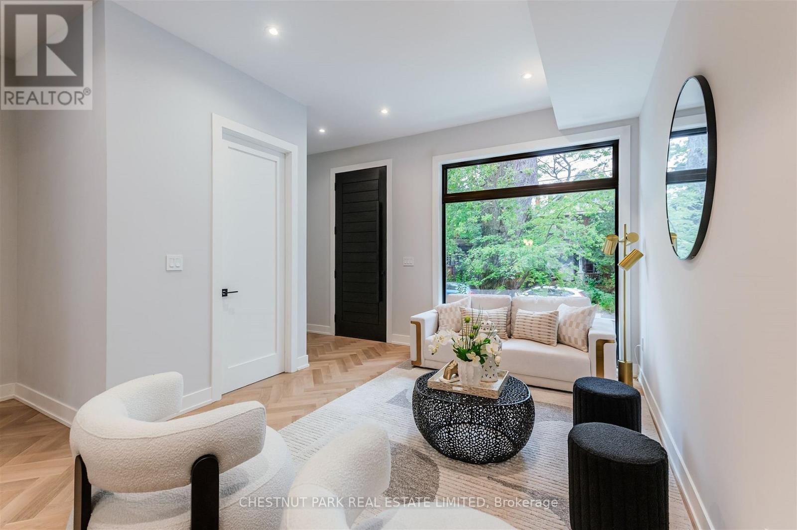 222a Pearson Avenue, Toronto, Ontario  M6R 1G7 - Photo 4 - W12722274