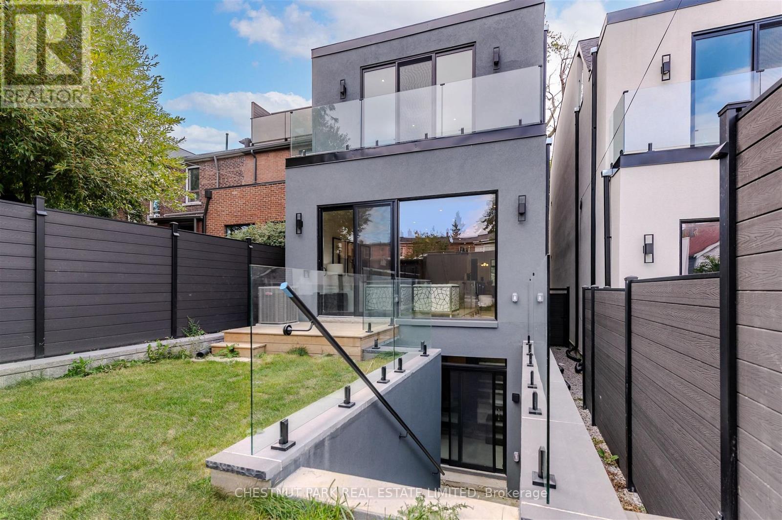 222a Pearson Avenue, Toronto, Ontario  M6R 1G7 - Photo 40 - W12722274