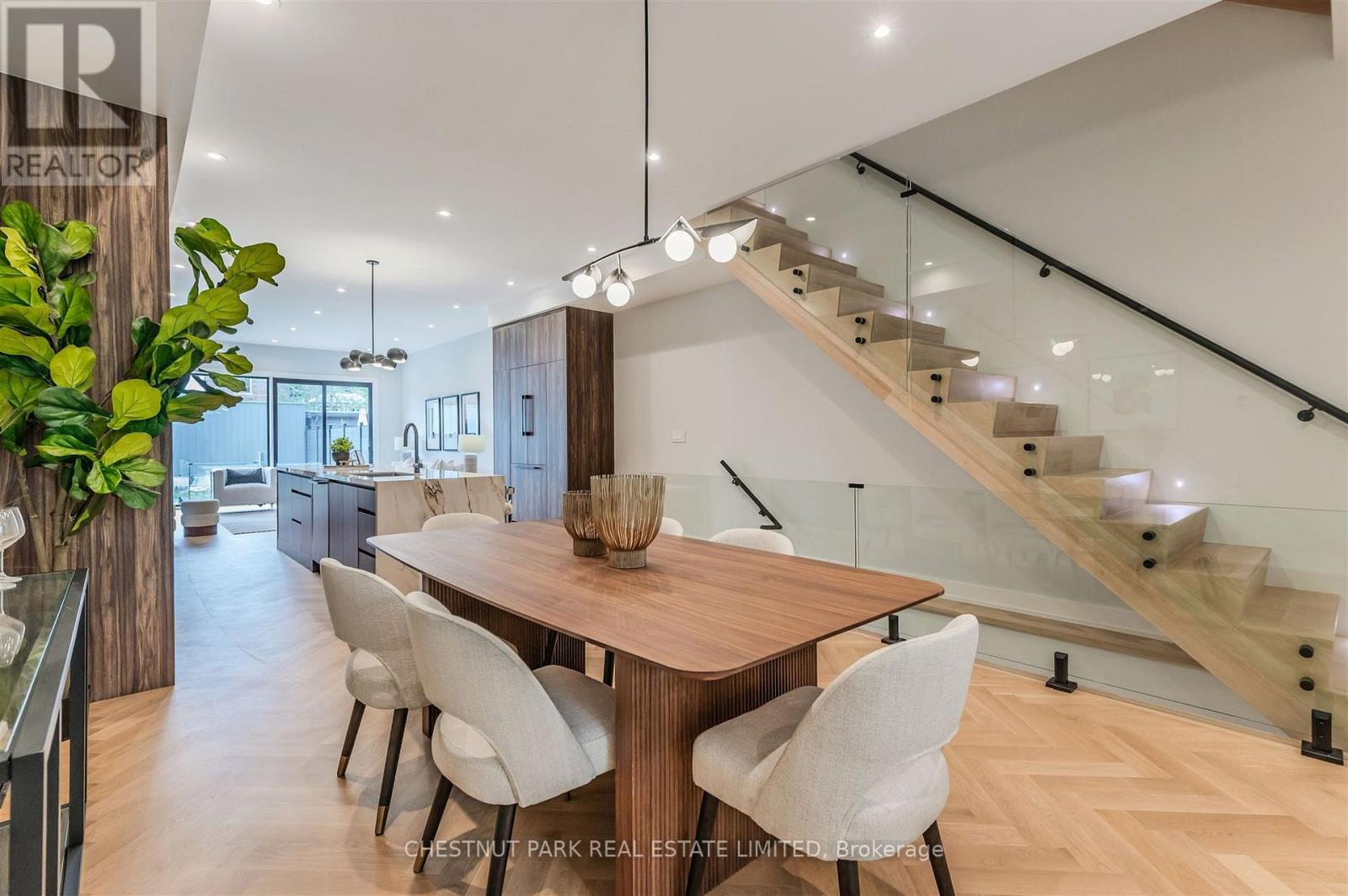 222a Pearson Avenue, Toronto, Ontario  M6R 1G7 - Photo 7 - W12722274