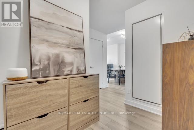 207 - 1440 Clarriage Court, Milton, Ontario  L9T 2X5 - Photo 4 - W12722352