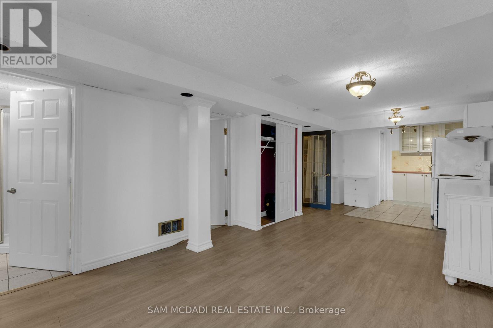 Bsmt - 5477 Palmerston Crescent, Mississauga, Ontario  L5M 5Z8 - Photo 3 - W12722360