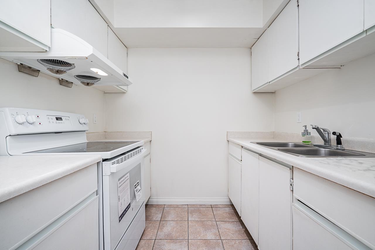 10570 Holly Park Lane, Surrey, British Columbia  V3R 6X9 - Photo 11 - R3082409