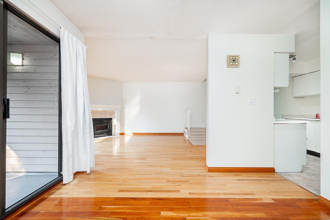 10570 Holly Park Lane, Surrey, British Columbia  V3R 6X9 - Photo 6 - R3082409