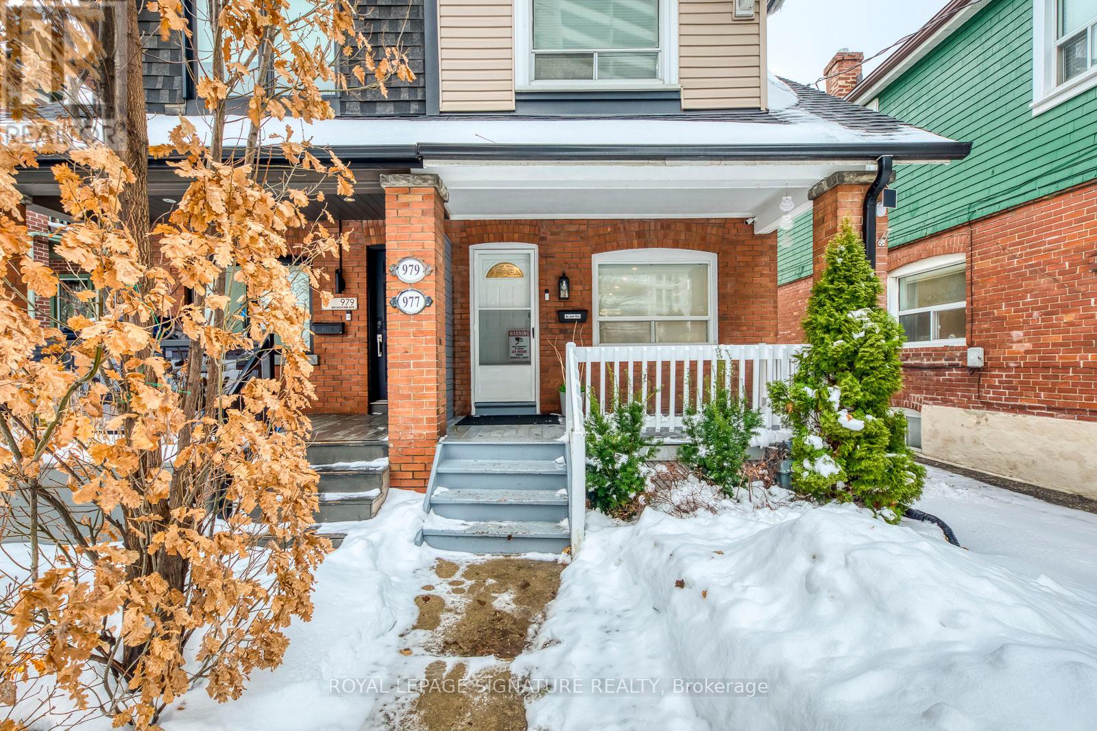 977 Broadview Avenue, Toronto, Ontario  M4K 2R9 - Photo 2 - E12709724