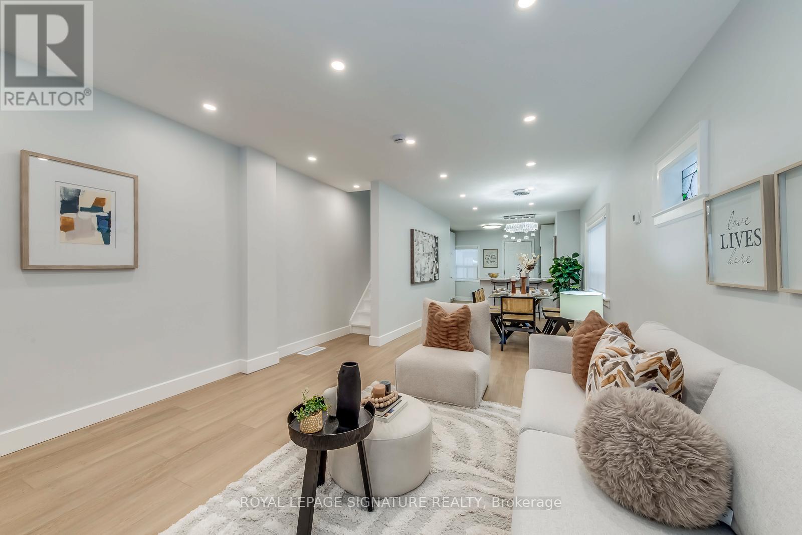 977 Broadview Avenue, Toronto, Ontario  M4K 2R9 - Photo 8 - E12709724