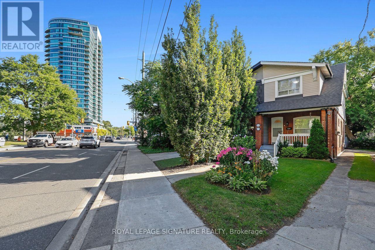 977 Broadview Avenue, Toronto, Ontario  M4K 2R9 - Photo 37 - E12709724