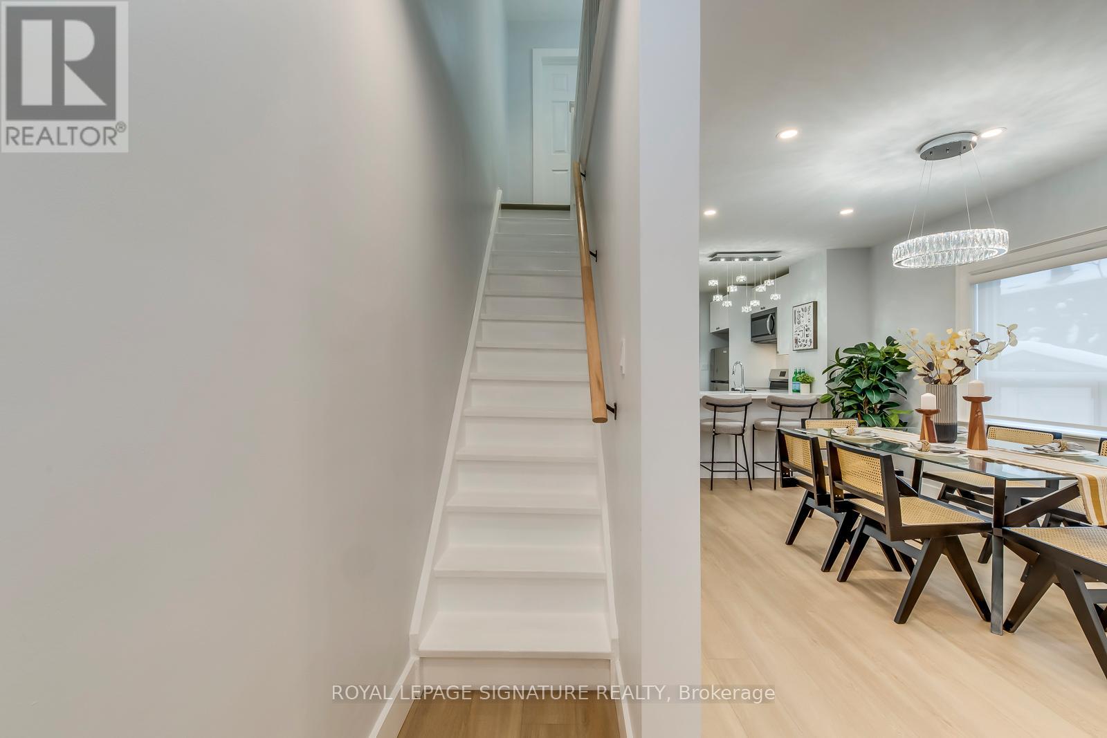 977 Broadview Avenue, Toronto, Ontario  M4K 2R9 - Photo 18 - E12709724