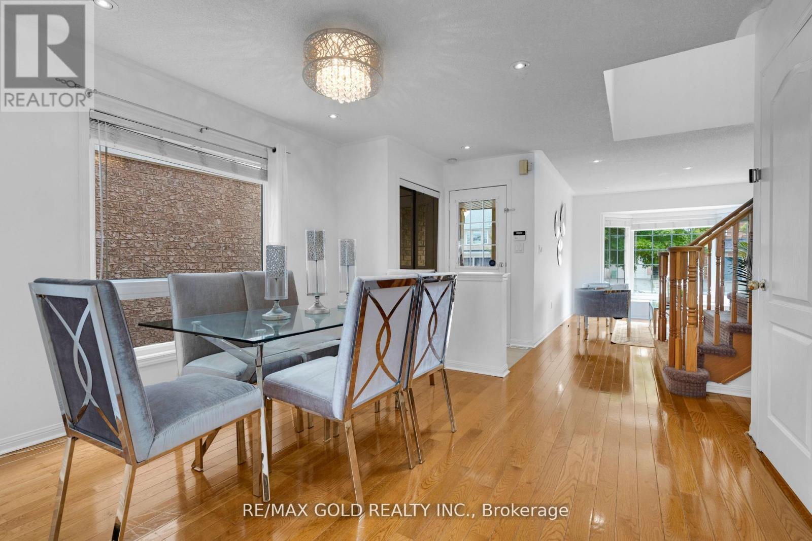 255 Brisdale Drive, Brampton (Fletcher's Meadow), Ontario  L7A 2T3 - Photo 10 - W12404710