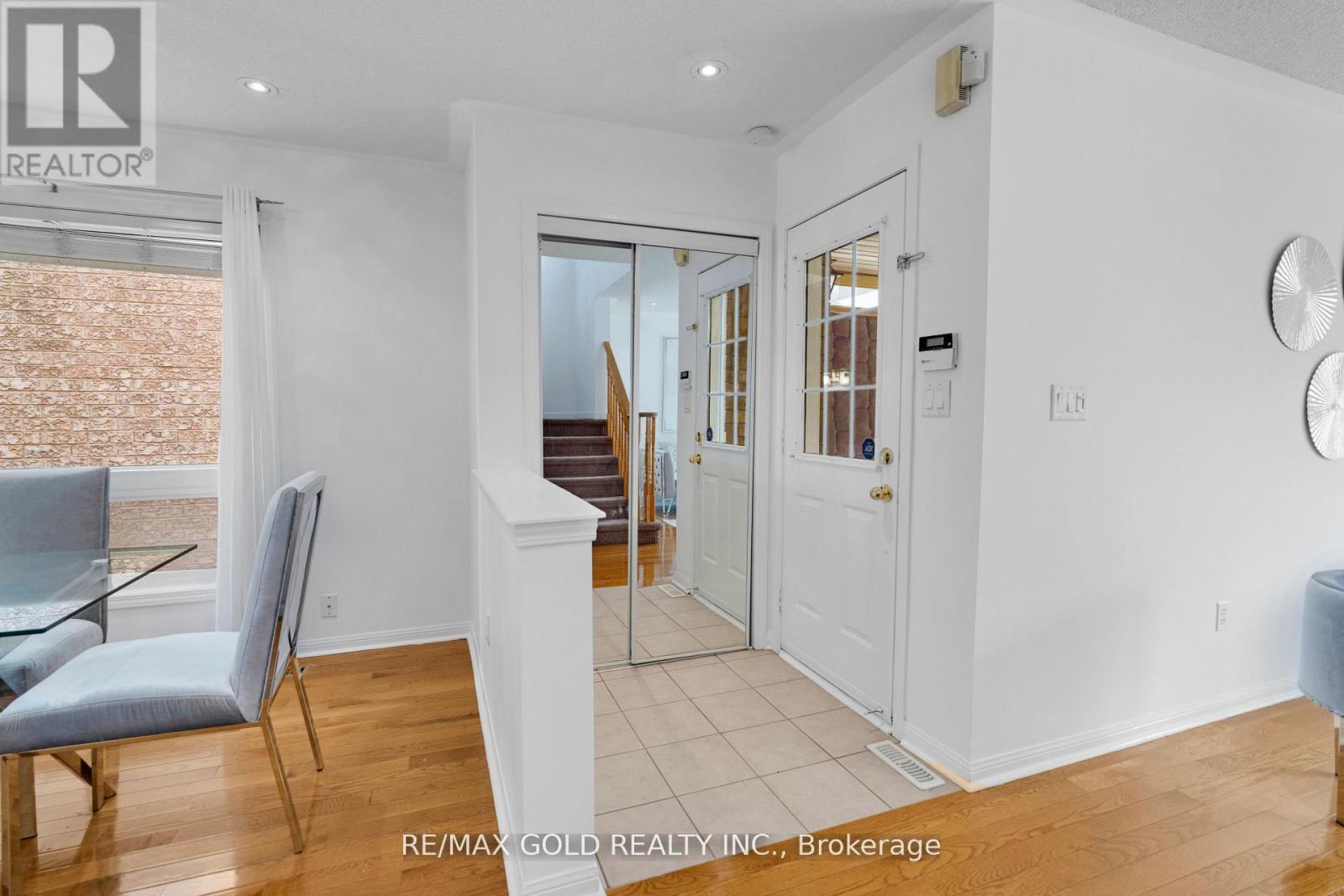 255 Brisdale Drive, Brampton (Fletcher's Meadow), Ontario  L7A 2T3 - Photo 12 - W12404710