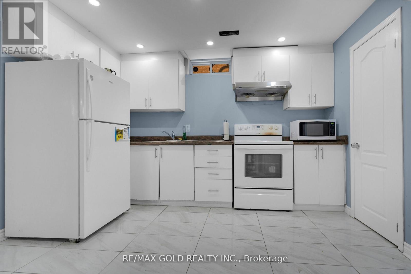 255 Brisdale Drive, Brampton (Fletcher's Meadow), Ontario  L7A 2T3 - Photo 23 - W12404710