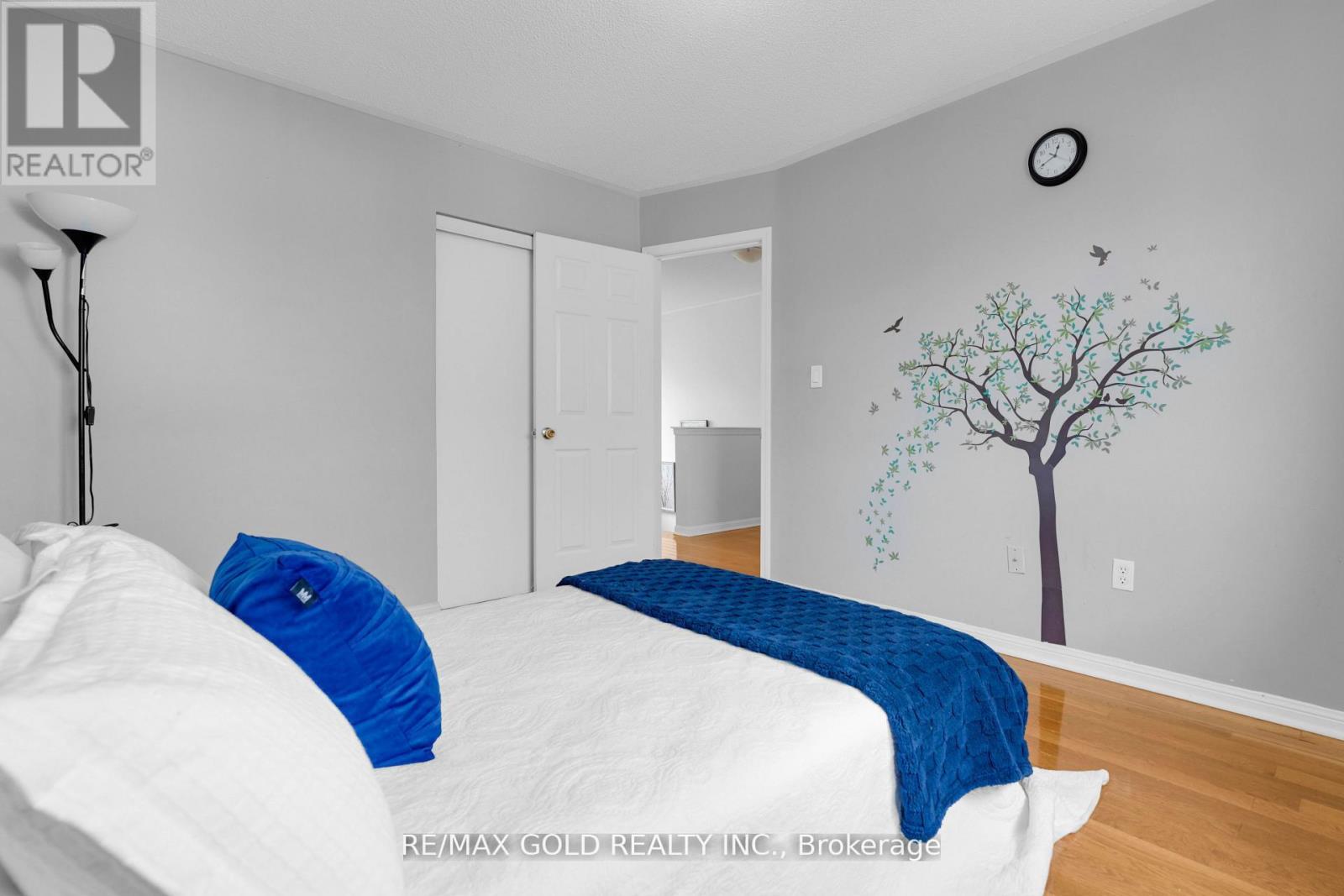 255 Brisdale Drive, Brampton (Fletcher's Meadow), Ontario  L7A 2T3 - Photo 18 - W12404710