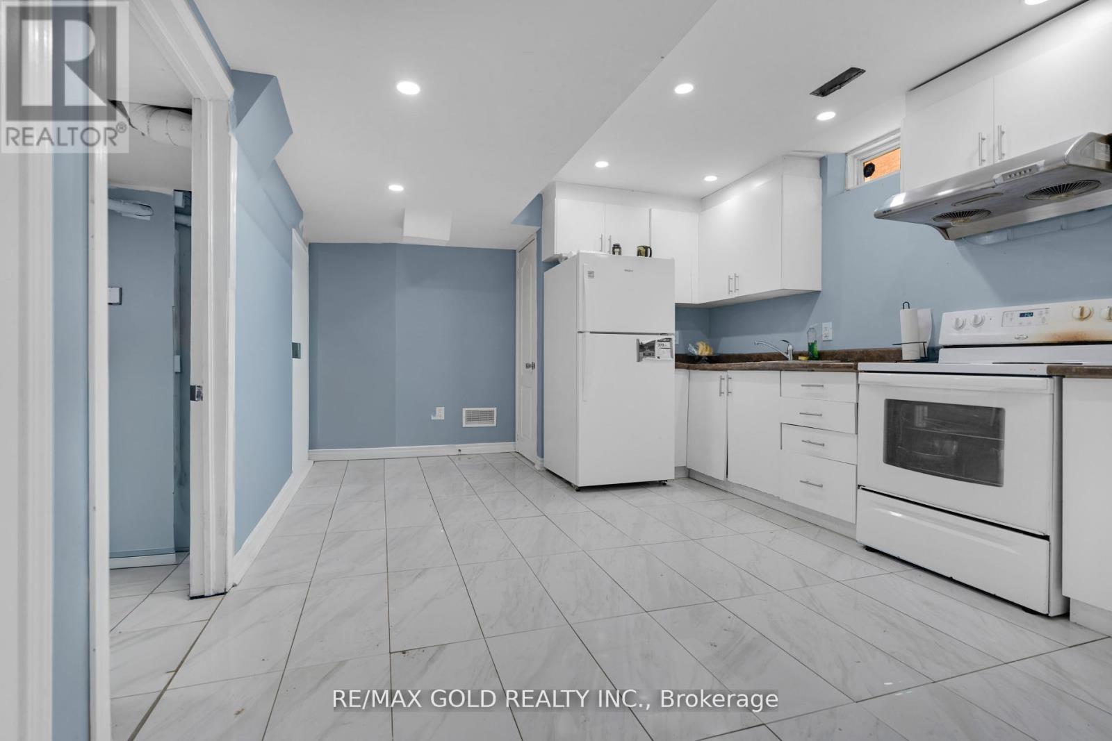 255 Brisdale Drive, Brampton (Fletcher's Meadow), Ontario  L7A 2T3 - Photo 27 - W12404710