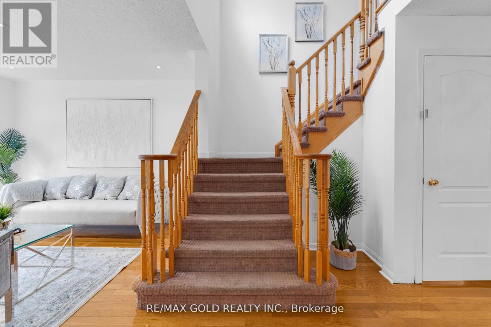 255 Brisdale Drive, Brampton (Fletcher's Meadow), Ontario  L7A 2T3 - Photo 20 - W12404710