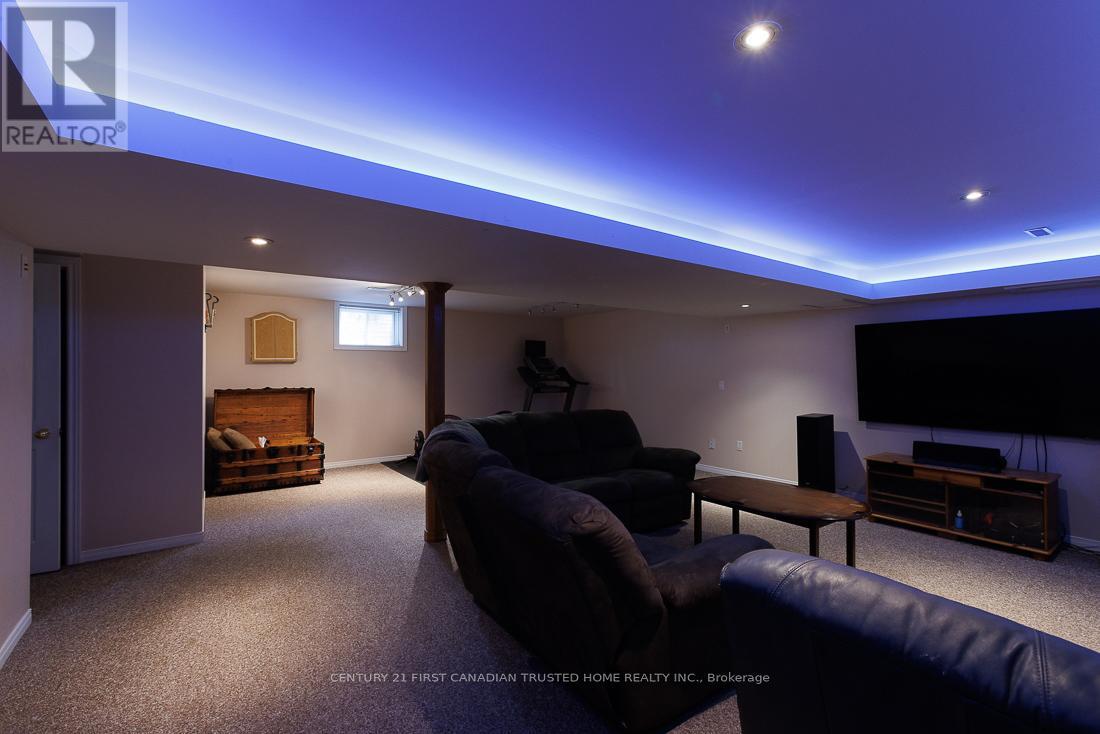 Photo 27 of 45 for 581 Harris Circle