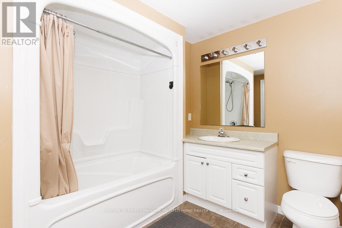 581 Harris Circle, Strathroy-Caradoc, Ontario  N7G 4H2 - Photo 24 - X12494966