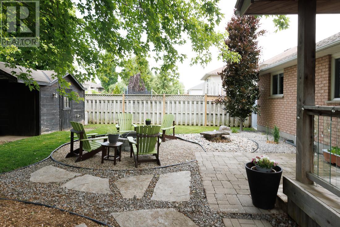 581 Harris Circle, Strathroy-Caradoc, Ontario  N7G 4H2 - Photo 35 - X12494966