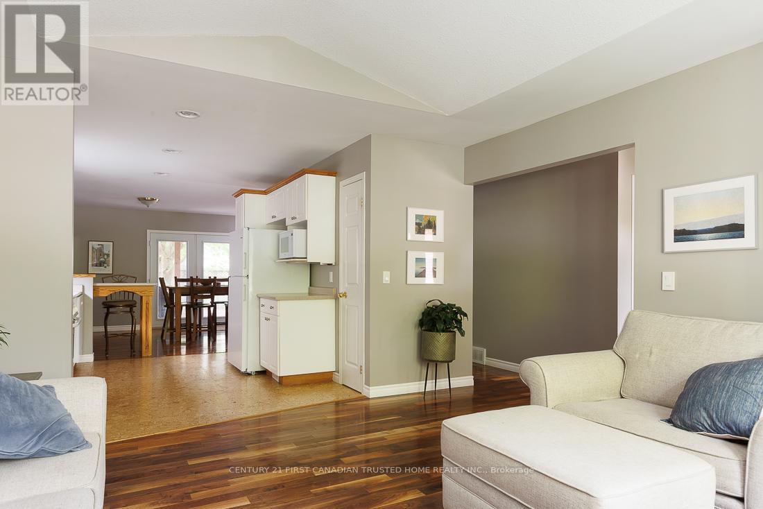 581 Harris Circle, Strathroy-Caradoc, Ontario  N7G 4H2 - Photo 9 - X12494966