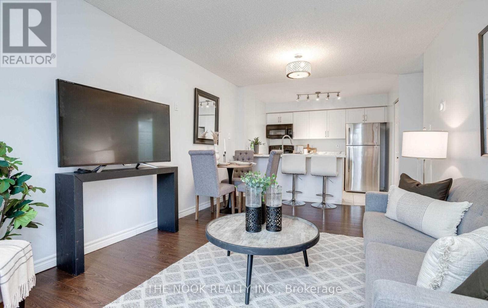 109 - 90 Aspen Springs Drive, Clarington, Ontario  L1C 5N7 - Photo 4 - E12722434