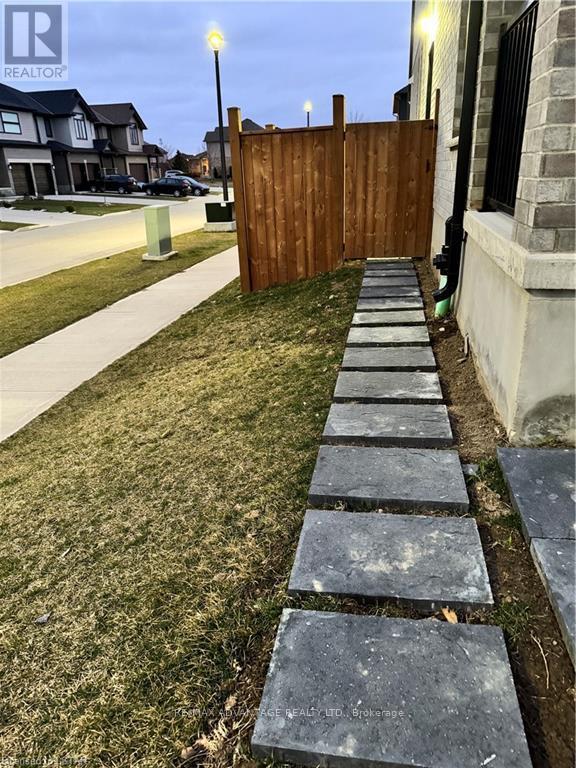 Lower - 901 Lennon Way, London North, Ontario  N6G 0W9 - Photo 3 - X12722540