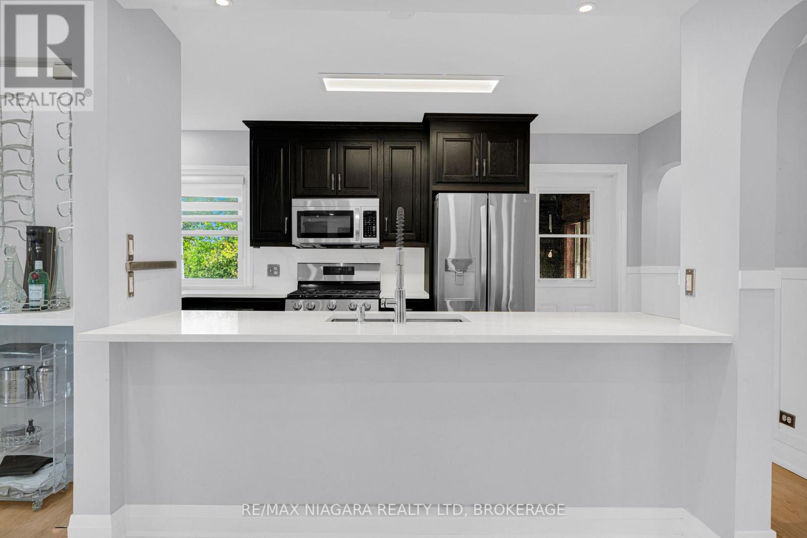 993 Bertie Street, Fort Erie, Ontario  L2A 1Z7 - Photo 10 - X12722370