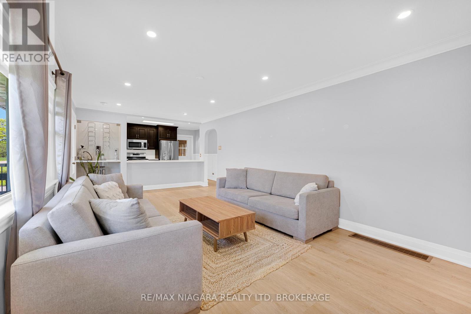 993 Bertie Street, Fort Erie, Ontario  L2A 1Z7 - Photo 15 - X12722370