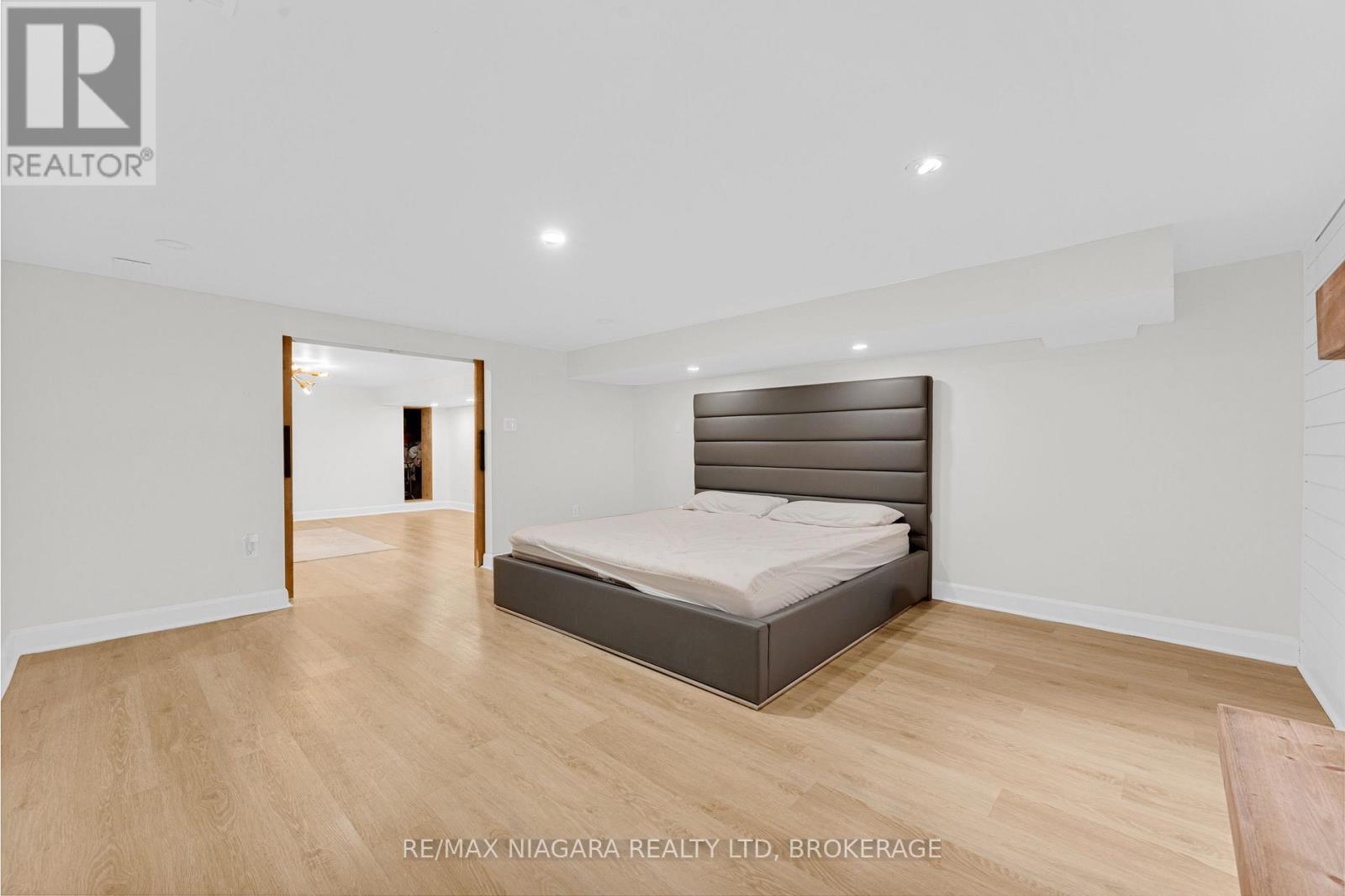 993 Bertie Street, Fort Erie, Ontario  L2A 1Z7 - Photo 36 - X12722370