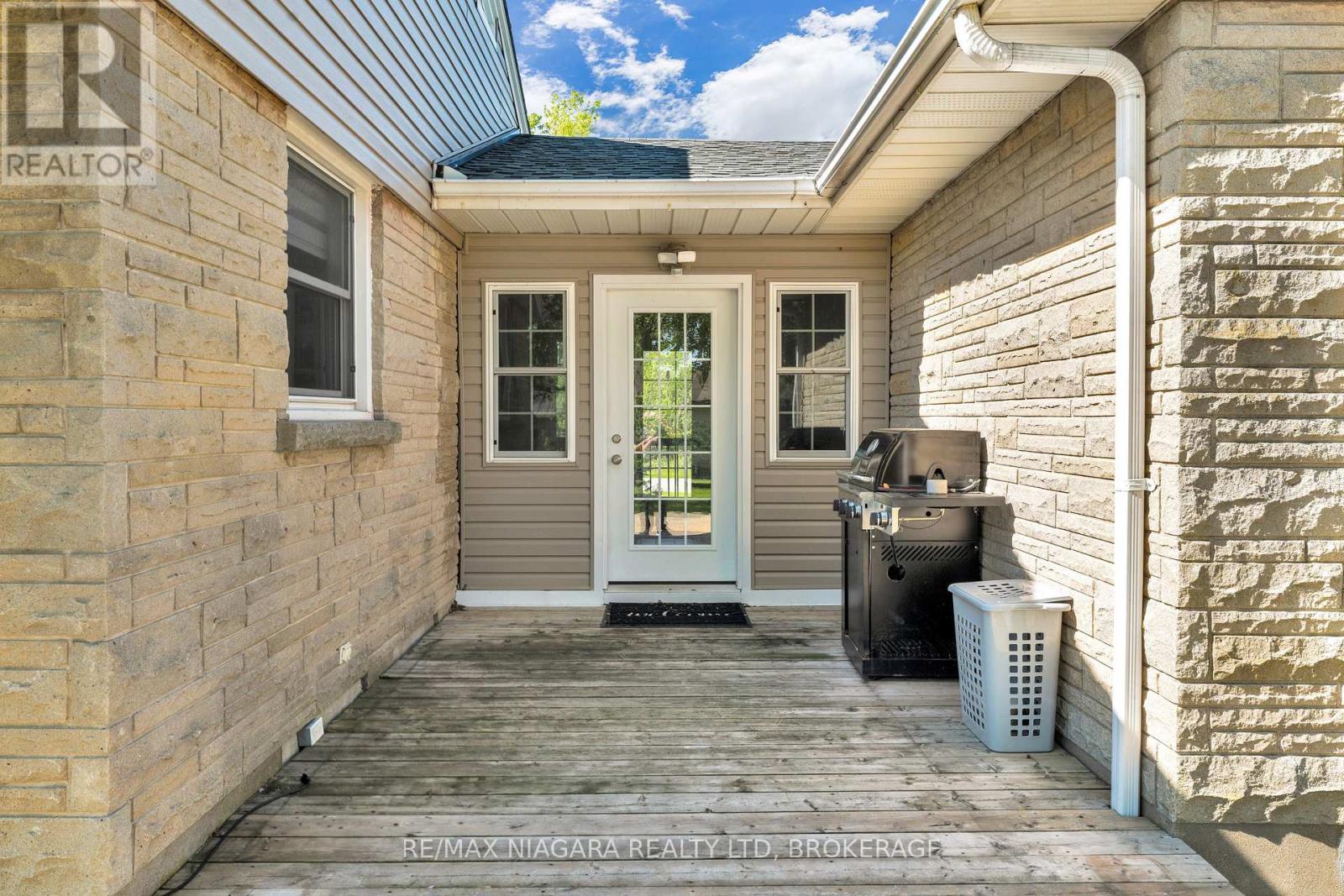 993 Bertie Street, Fort Erie, Ontario  L2A 1Z7 - Photo 38 - X12722370