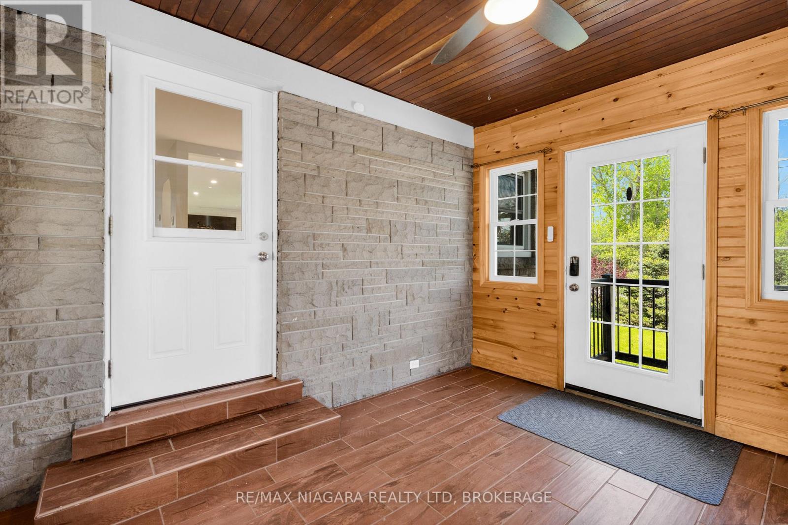 993 Bertie Street, Fort Erie, Ontario  L2A 1Z7 - Photo 5 - X12722370