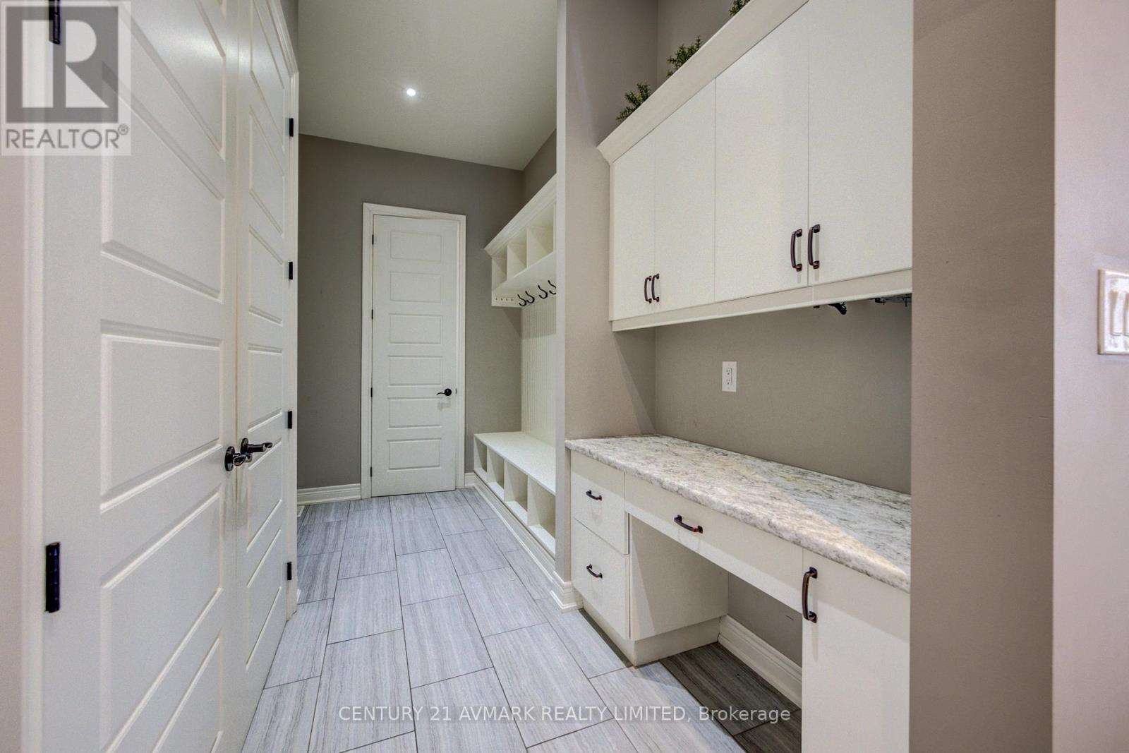 9208 Hendershot Boulevard, Niagara Falls, Ontario  L2H 0E3 - Photo 11 - X12722480