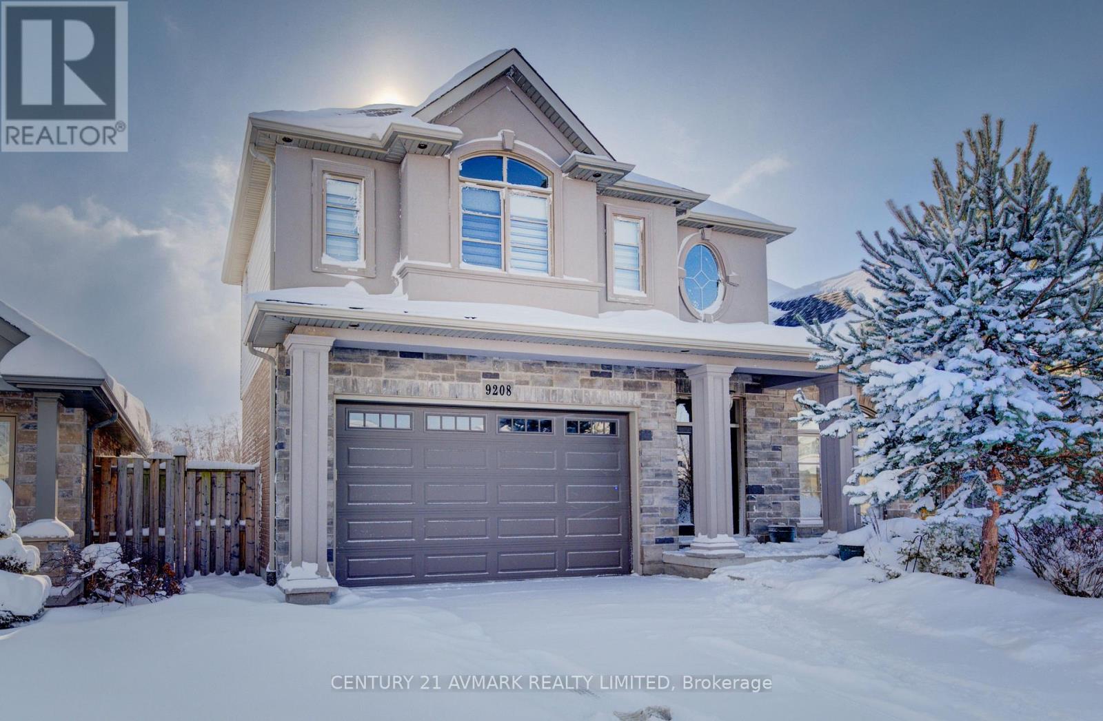 9208 Hendershot Boulevard, Niagara Falls, Ontario  L2H 0E3 - Photo 2 - X12722480