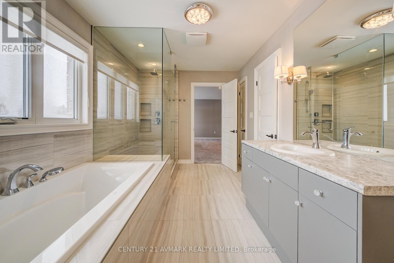 9208 Hendershot Boulevard, Niagara Falls, Ontario  L2H 0E3 - Photo 24 - X12722480