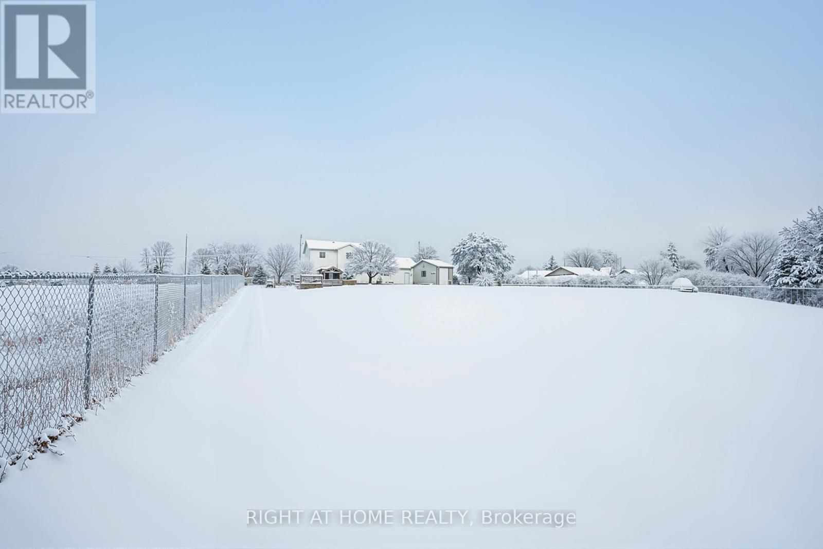 8 Talbot Road, Haldimand, Ontario  N0A 1C0 - Photo 2 - X12482215