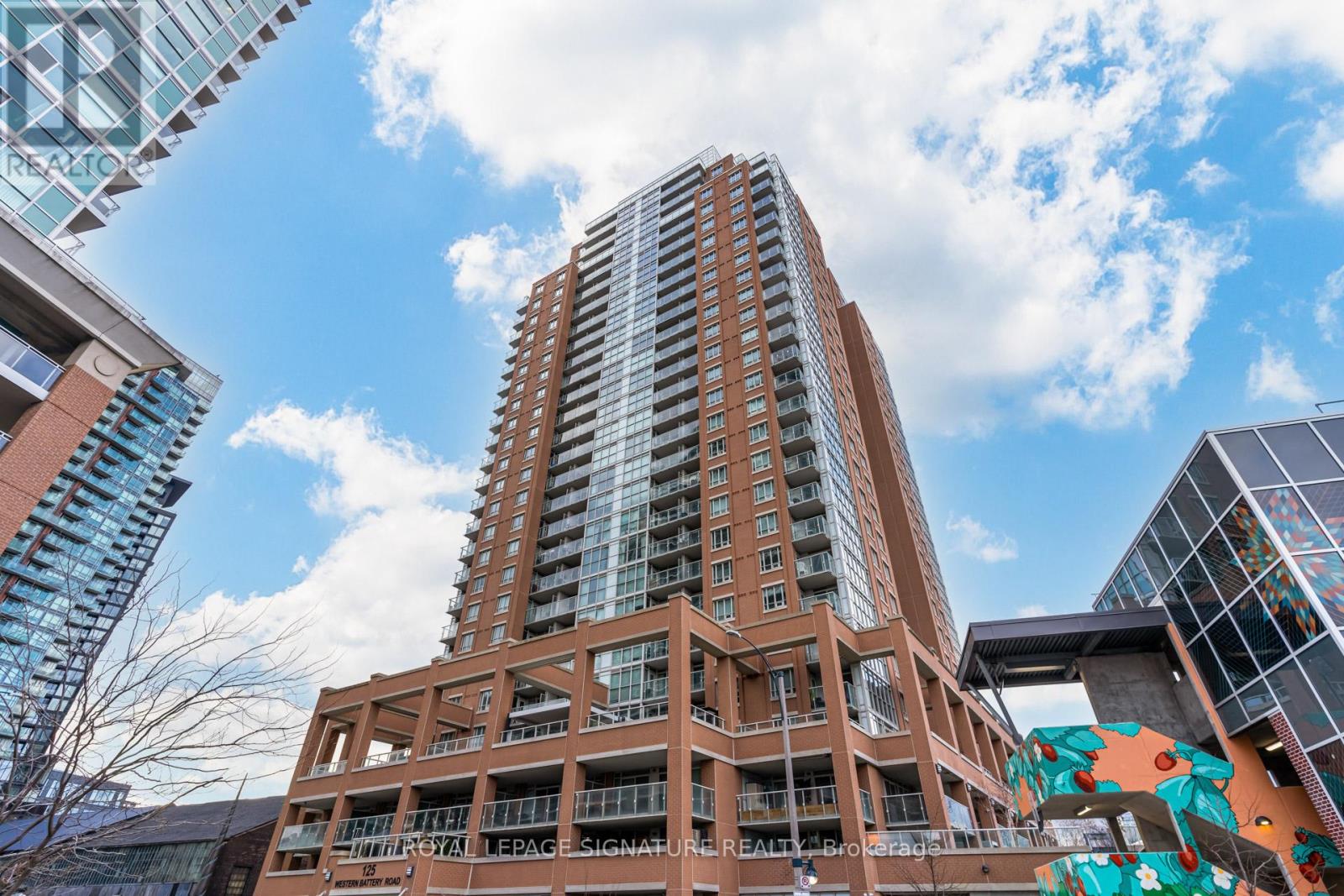 810 - 125 Western Battery Road, Toronto, Ontario  M6K 3R8 - Photo 1 - C12722362