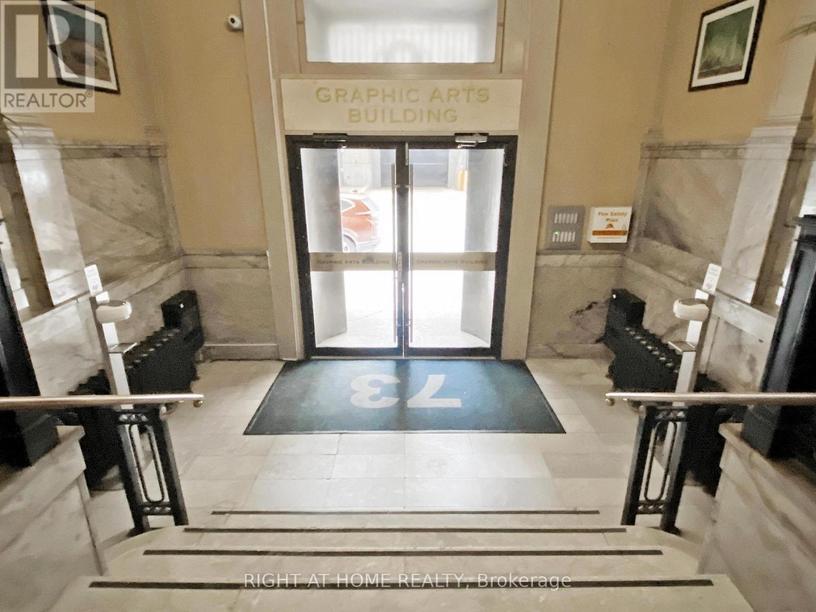 402 - 73 Richmond Street W, Toronto, Ontario  M5H 4E8 - Photo 10 - C12722374