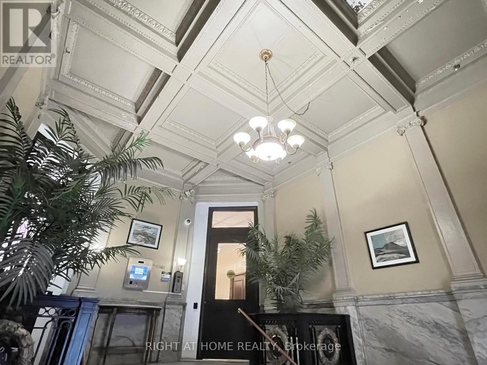 402 - 73 Richmond Street W, Toronto, Ontario  M5H 4E8 - Photo 15 - C12722374