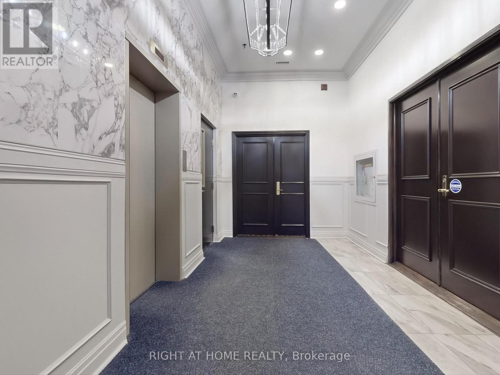 402 - 73 Richmond Street W, Toronto, Ontario  M5H 4E8 - Photo 16 - C12722374