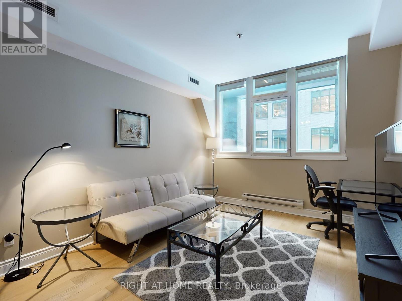 402 - 73 Richmond Street W, Toronto, Ontario  M5H 4E8 - Photo 18 - C12722374