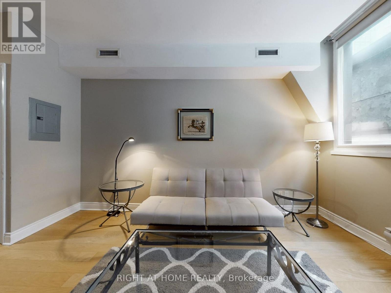 402 - 73 Richmond Street W, Toronto, Ontario  M5H 4E8 - Photo 19 - C12722374