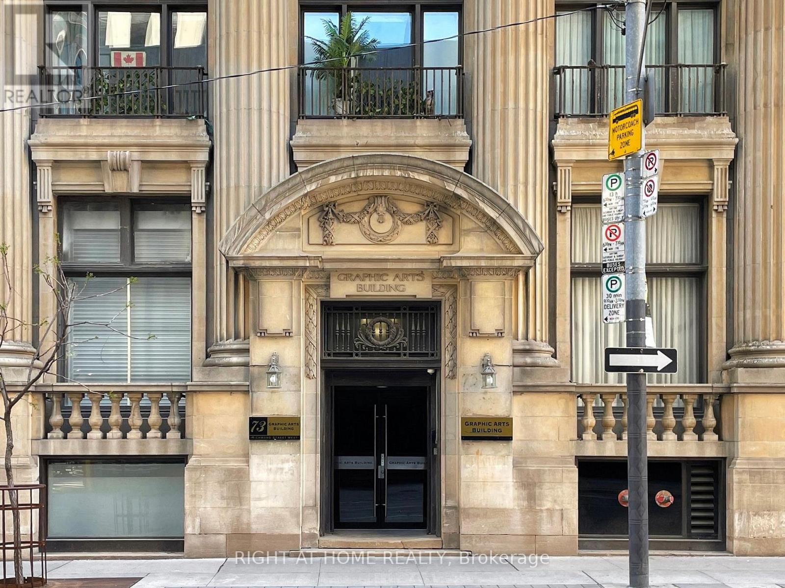 402 - 73 Richmond Street W, Toronto, Ontario  M5H 4E8 - Photo 4 - C12722374