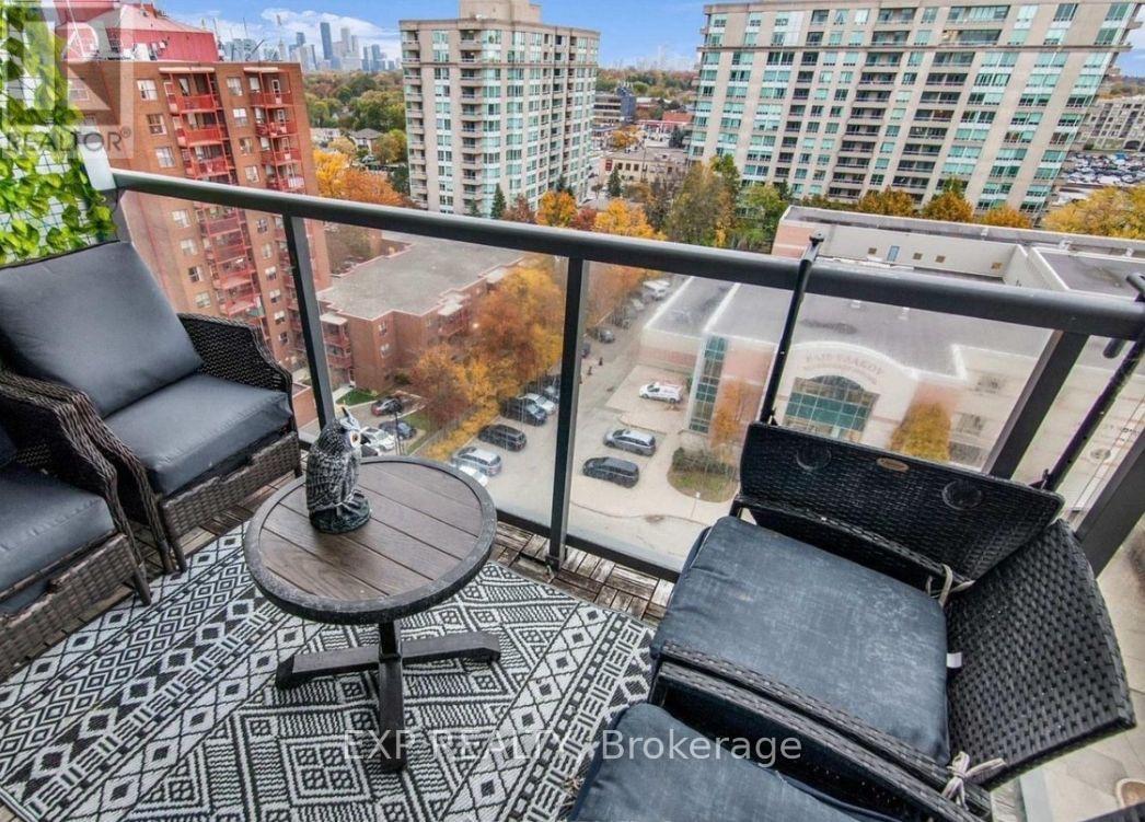 35 Saranac Blvd Boulevard, Toronto, Ontario  M6A 2G4 - Photo 4 - C12722392