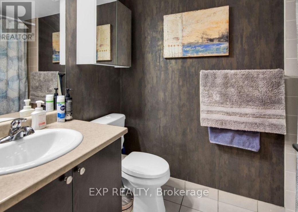 35 Saranac Blvd Boulevard, Toronto, Ontario  M6A 2G4 - Photo 5 - C12722392