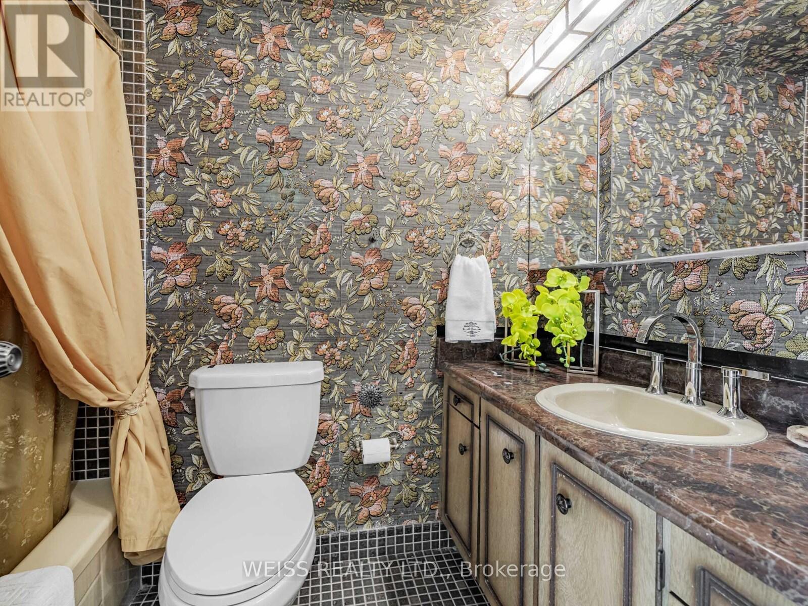 301 - 130 Neptune Drive, Toronto, Ontario  M6A 1X5 - Photo 25 - C12722534