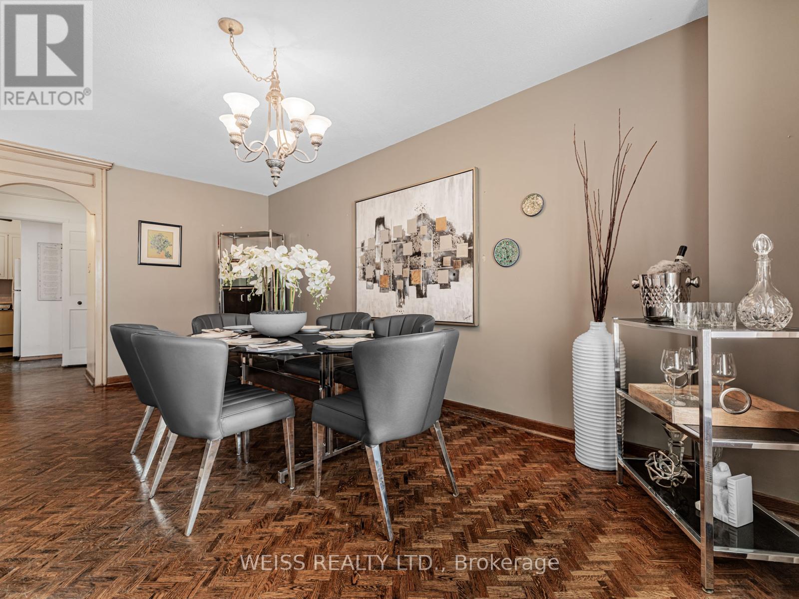 301 - 130 Neptune Drive, Toronto, Ontario  M6A 1X5 - Photo 8 - C12722534