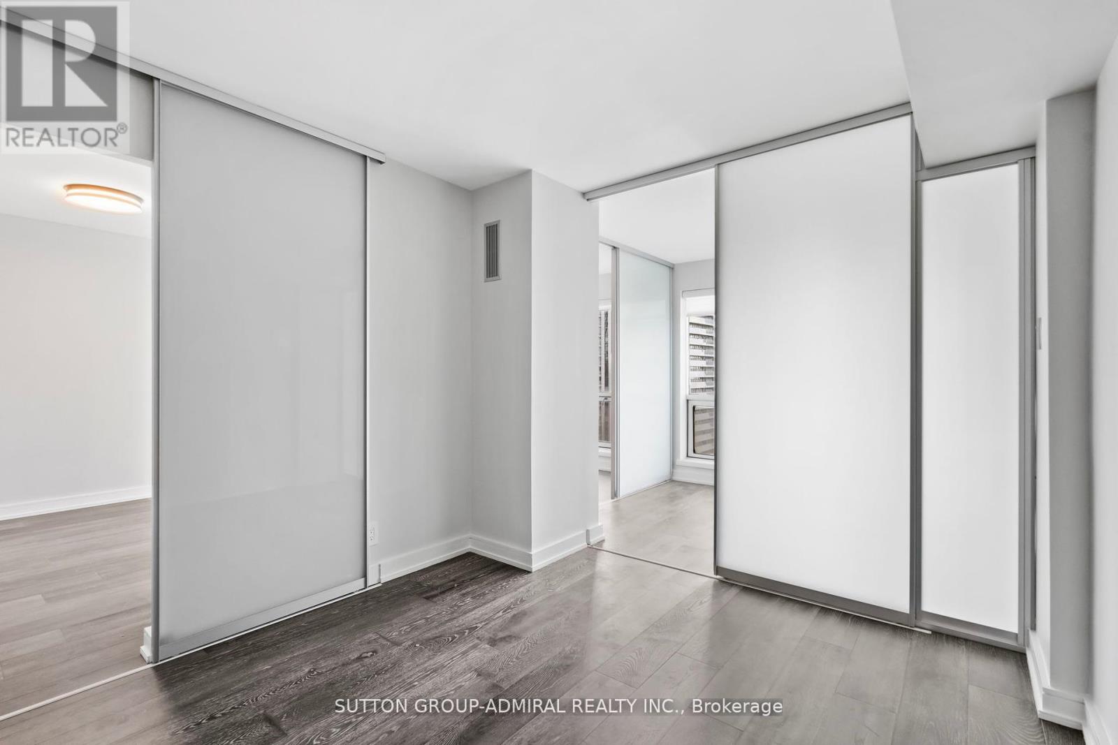 1910 - 10 Yonge Street, Toronto, Ontario M5E 1R4 - Photo 12 - C12722536