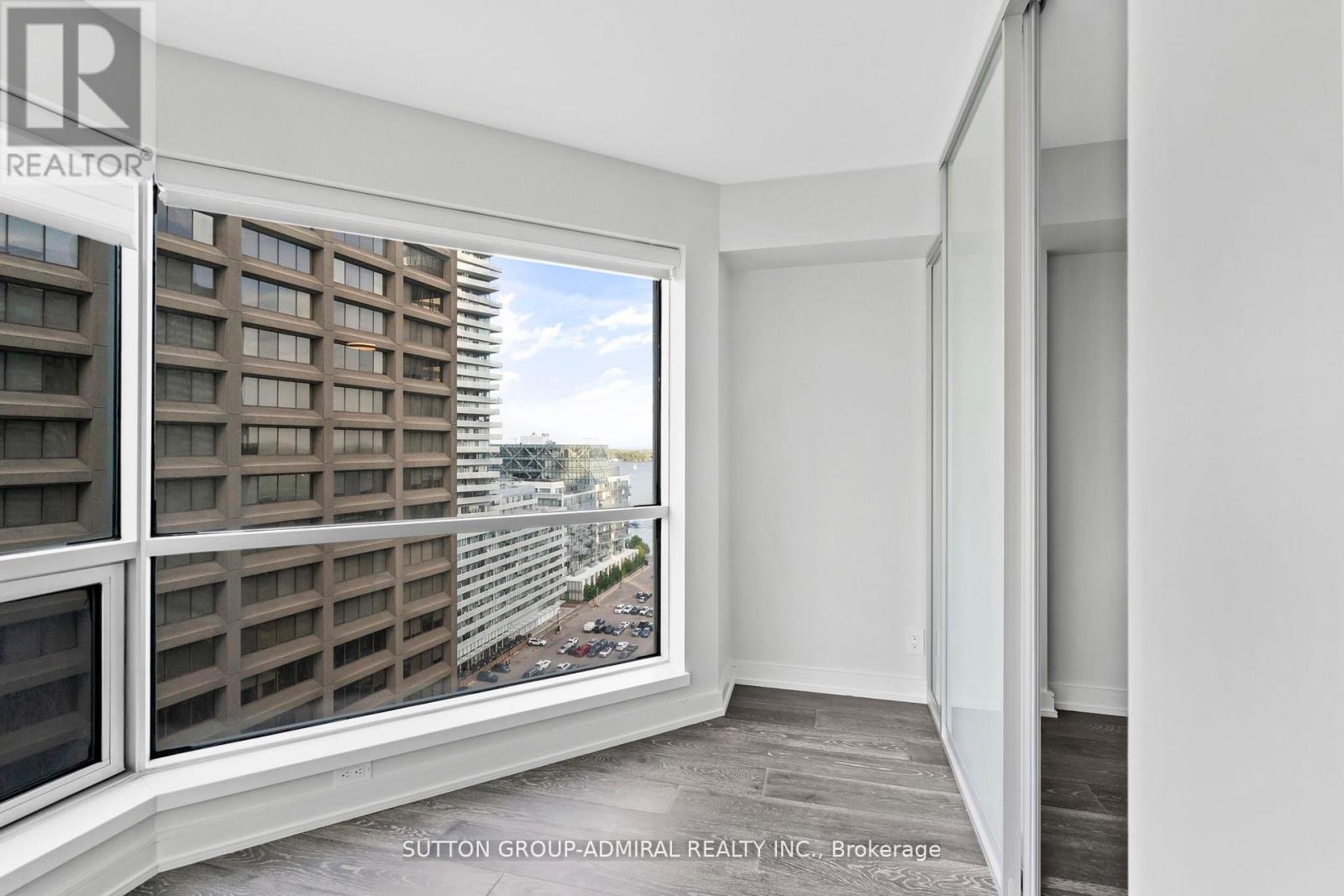 1910 - 10 Yonge Street, Toronto, Ontario M5E 1R4 - Photo 6 - C12722536