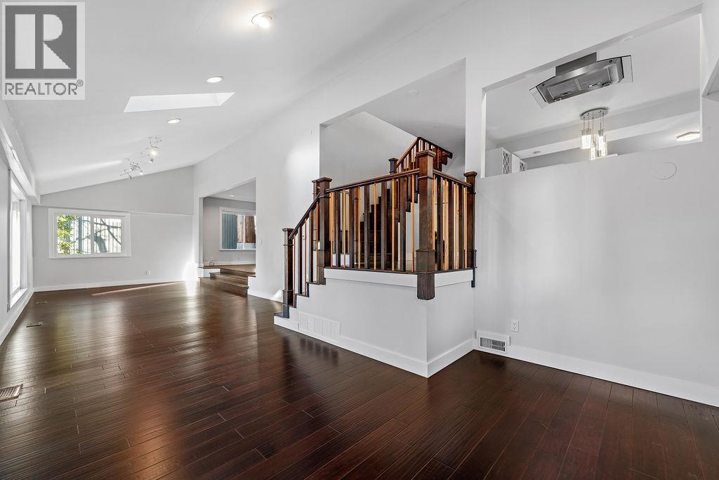 271 Montroyal Boulevard, North Vancouver, British Columbia  V7N 4E4 - Photo 6 - R3082379