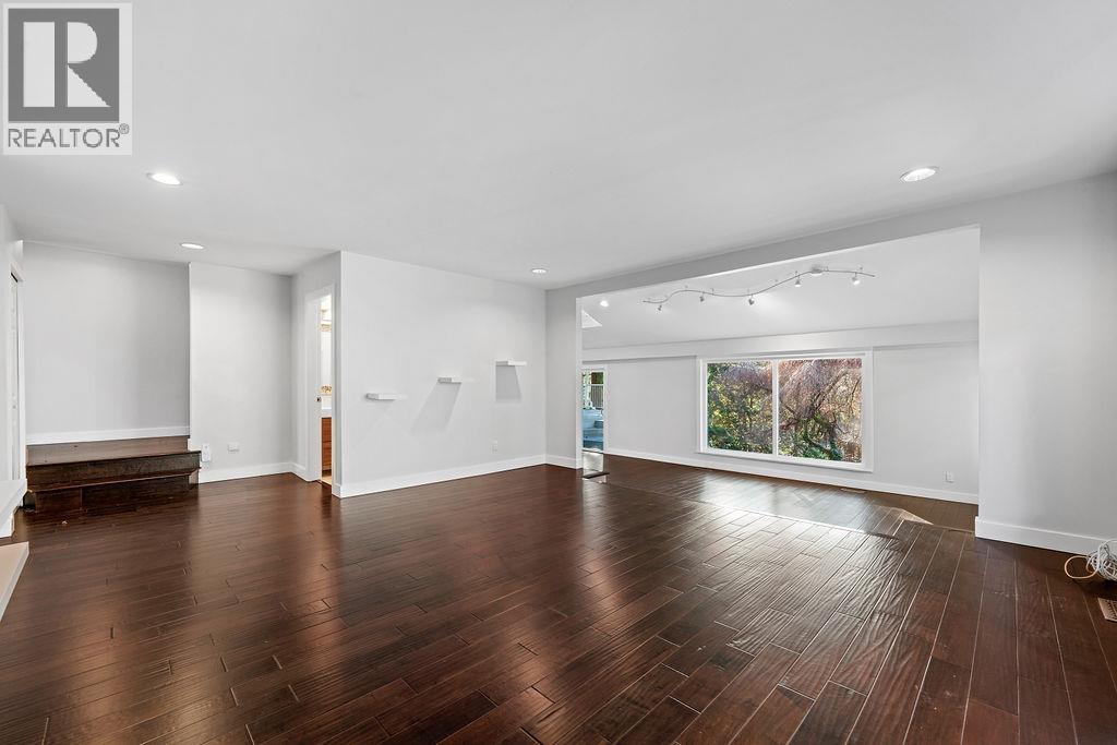 271 Montroyal Boulevard, North Vancouver, British Columbia  V7N 4E4 - Photo 8 - R3082379