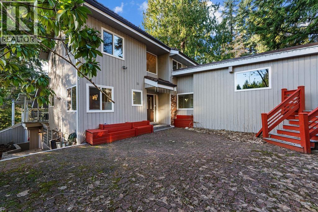 271 Montroyal Boulevard, North Vancouver, British Columbia  V7N 4E4 - Photo 3 - R3082379