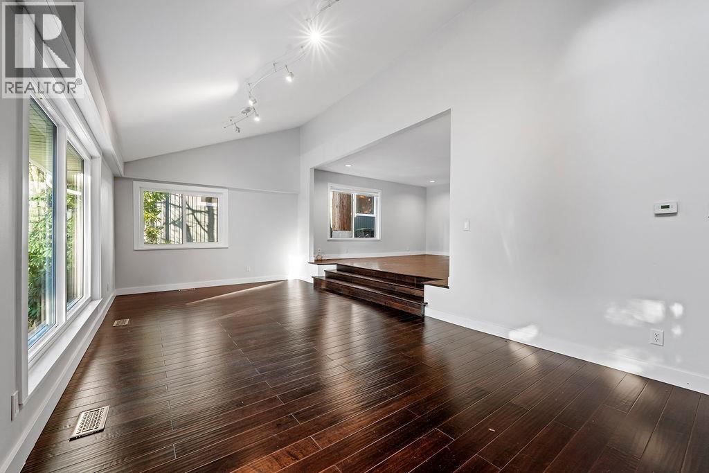 271 Montroyal Boulevard, North Vancouver, British Columbia  V7N 4E4 - Photo 9 - R3082379